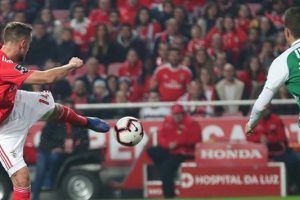 Benfica geriden gelip kazandı