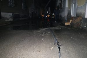 Elektrik telleri havai fişek gibi patladı