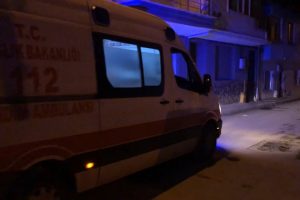Bursa'da eşini bı&ccedil;akla yaraladı, 'Şikayet&ccedil;i olabilirsin ama sonunu d&uuml;ş&uuml;n' diye tehdit etti