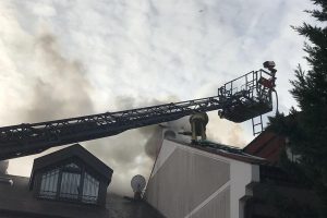 Villanın &ccedil;atısı yandı; anaokulunda korku yaşandı