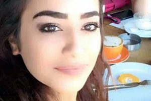 Balkondan d&uuml;şerek &ouml;len &uuml;niversiteli Merve, toprağa verildi