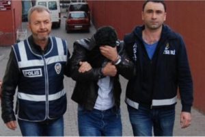 Profes&ouml;r&uuml;n 1 milyon lirasını alan dolandırıcılık sanıklarına 12'şer yıl  hapis