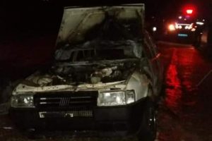 Bursa'da yola terk edilen otomobil yandı