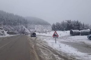 Kar yağışı nedeniyle araçlara zincir zorunluluğu