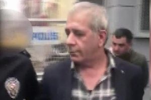 Uyuşturucuyla yakalanan ş&uuml;phelileden r&uuml;şvet teklifi