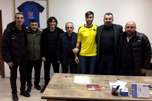 Karacabey Belediyespor 4 oyuncuyu renklerine bağladı