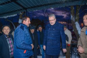 Bursa Karacabey'in &uuml;st kesimlerinde 1 metre kar var, b&uuml;t&uuml;n k&ouml;y yolları a&ccedil;ıldı