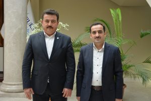 Bursa'ya gelen &Ccedil;akırcı: "Eğitim c&acirc;miasında artık herkes &ouml;n&uuml;n&uuml; g&ouml;rebiliyor"
