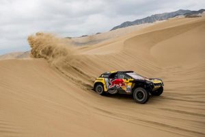 Ralli efsanesi Loeb Dakar'da zafer arıyor