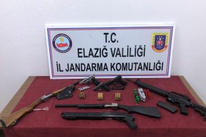Silah ve m&uuml;himmat ka&ccedil;ak&ccedil;ılarına operasyon