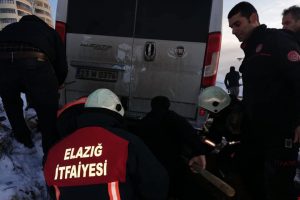 Ortaokul &ouml;ğrencisi Zeynep minib&uuml;s&uuml;n altında kaldı