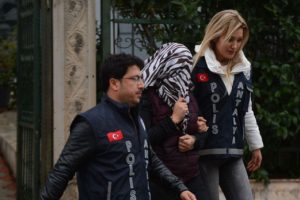 66 yaşındaki adama &ccedil;ıplak fotoğraflı şantaj!