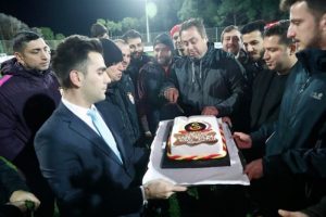 Fatih Terim g&uuml;ld&uuml;rd&uuml;: "Ben forvetimi buldum"