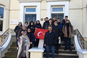 Anadolu İHL öğrencileri dil eğitimi için İngiltere'ye gitti