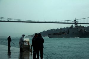 ABD'nin savaş gemisi İstanbul Boğazı'ndan geçti