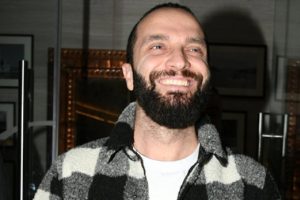 Berkay'ın y&uuml;z&uuml;k &ccedil;orabı dikkat &ccedil;ekti