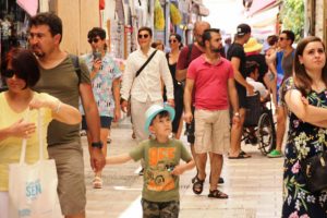 T&Uuml;RSAB "turizmde fark yaratanları" &ouml;d&uuml;llendirecek