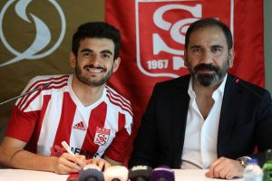 Fatih Aksoy resmi sözleşmeyi imzaladı