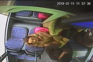 Bursa'da otobüsteki kavga kameraya yansıdı