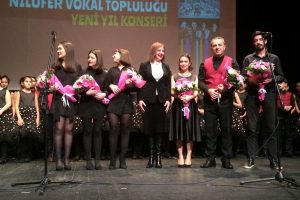 Bursa Nilüfer Çocuk Korosu ve Nilüfer Vokal Topluluğu, yeni yıl konseri verdi