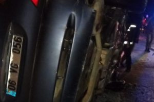 Takla atan otomobilin s&uuml;r&uuml;c&uuml;s&uuml; hayatını kaybetti
