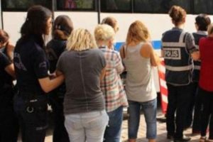 Dev fuhuş operasyonu! Villa ve plazalara baskın...