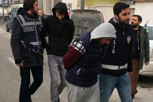 Telefon kablolarını &ccedil;alan 4 kişiye tutuklama