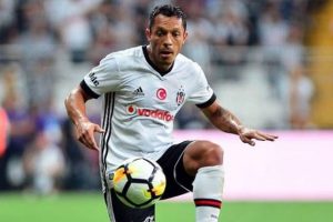 Adriano, Flamengo ile prensip anlaşmasına vardı