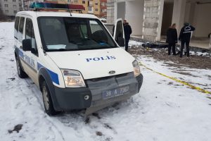 Gen&ccedil; esnaf 9'uncu kattan atladı!