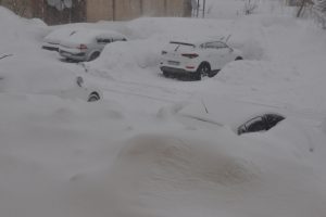 Kar kalınlığı 1,5 metreye ulaştı, 98 k&ouml;y yolu ulaşıma kapandı