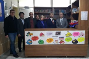 Bursa'da topluma hizmet i&ccedil;in g&ouml;n&uuml;ll&uuml; &ouml;ğretmenlik yapıyorlar