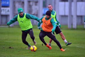 Bursaspor sağanak yağmur altında &ccedil;alıştı