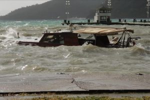 Muğla'da sağanak ve fırtına etkili oluyor