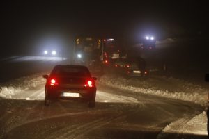 Aniden bastıran kar kazaları da beraberinde getirdi