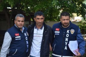 Eski eşi, kayınvalidesi ve kayınpederini &ouml;ld&uuml;ren sanığa 'kravat' indirimi!
