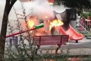 &Ccedil;ocuk parkında faciadan d&ouml;n&uuml;ld&uuml;!