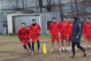 Manisaspor 13 futbolcu deniyor