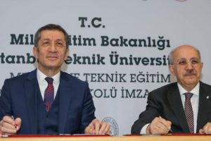 Bakan Sel&ccedil;uk imzaladı, bu lisede artık akademisyenler...