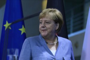 Merkel: İngiltere Başbakanı'nın &ouml;nerilerini bekliyoruz