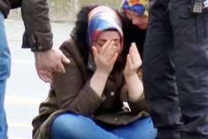 İcra g&ouml;revlilerini g&ouml;ren otel işletmecisi kadın, sinir krizi ge&ccedil;irdi