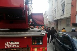 Esenyurt'ta binada yangın: 10 kişi kurtarıldı