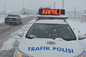 Aksaray'da kar yağışı ulaşımı aksattı