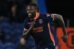 Başakşehir'de flaş Adebayor gelişmesi