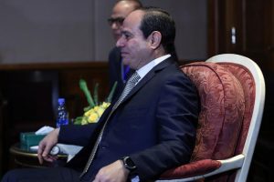 Sisi'den El-Ezher Şeyhi'ne seyahat kısıtlaması