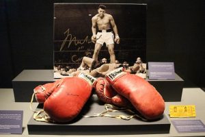 Efsanevi boks&ouml;r Muhammed Ali'nin adı havalimanında yaşayacak