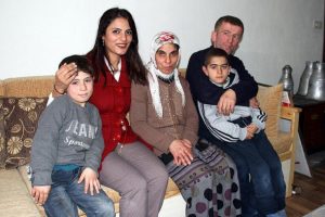 Beslenme &ccedil;antasız okula gelen &ouml;ğrenci sıcak yuvaya kavuştu