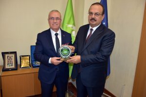 Vali Canbolat Bursa Kent Konseyi'ni ziyaret etti