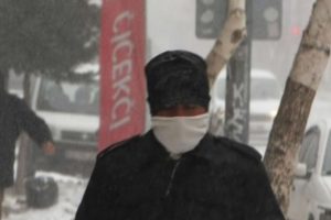 Hayat durma noktasına geldi, 11 k&ouml;y yolu ulaşıma kapandı