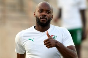 Bursaspor'da Jires Kembo'ya Vakıfk&ouml;y yolu g&ouml;z&uuml;kt&uuml;