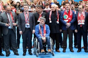 Samsunspor kazada &ouml;len futbolcularını unutmadı